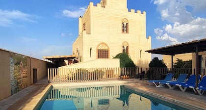 Castillos con encanto en el Robledo - Ciudad Real. 13+15 personas. con AC