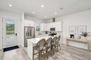 Fridge, microwave, oven, stovetop - Destin Dreamin' | Private Pool | 6 Seater LSV(Golf Cart) | Pet Friendly (Miramar Beach)