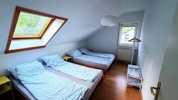 WiFi, bed sheets