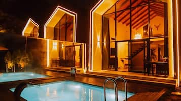 3 piscinas al aire libre, sombrillas, tumbonas