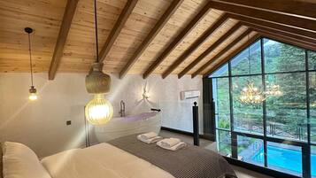 Luxury Villa, River View | Desk, laptop workspace, soundproofing, iron/ironing board