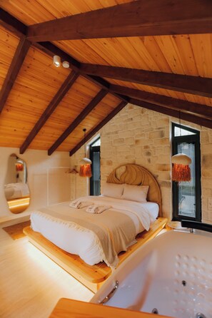 Luxury Villa, River View