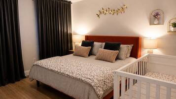 3 bedrooms, desk, iron/ironing board, travel cot