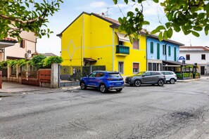Exterior - Apartment 'Zia Nena' with Shared Garden, Wi-Fi and Air Conditioning (Zelo Buon Persico)