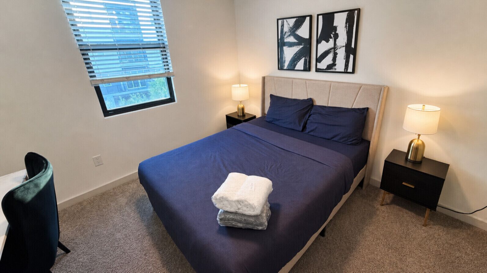 Desk, WiFi, bed sheets