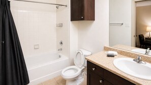 Hair dryer, towels - Iron City Retreat | Modern 2BR Stay (Birmingham)