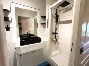 Shower, hair dryer - REF DOLOS BY PALMES D OR PROPERTIES (Cannes)