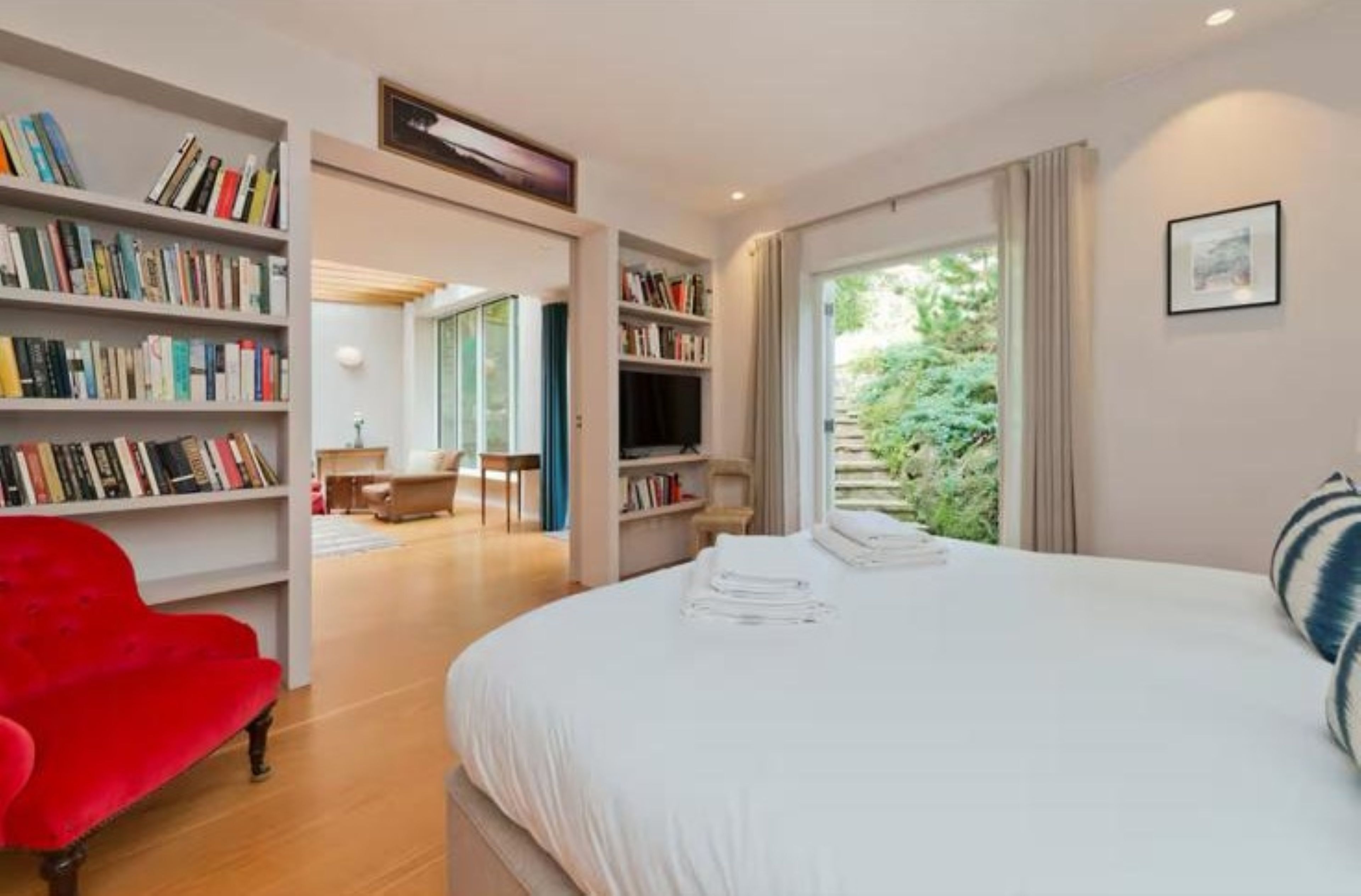 5 chambres, bureau, fer et planche à repasser, accès au Wi-Fi (inclus)