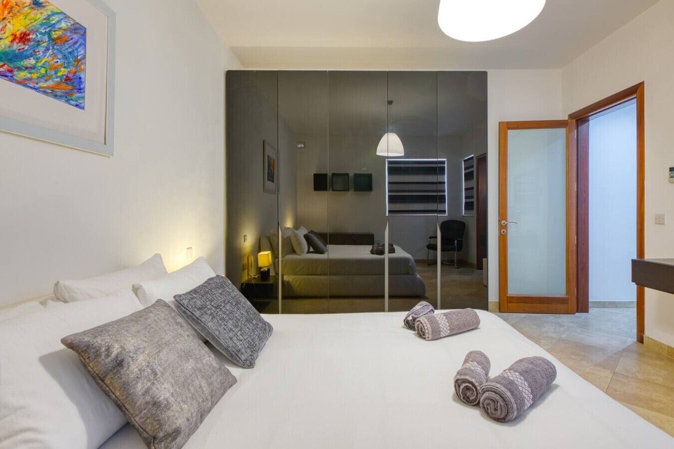 Iron/ironing board, WiFi, bed sheets