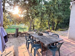 Outdoor dining - Villa, Escape in Provence (Rognes)