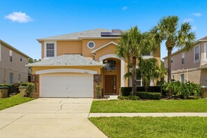 Exterior - New! Epic Emerald Oasis Retreat (Kissimmee)
