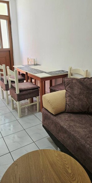 Dining - PH Azure Horizon Residences 1/1 (Saranda)