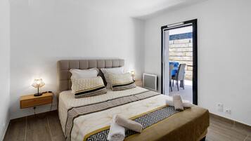 WiFi, bed sheets