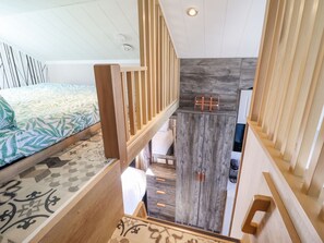 1 bedroom, individually decorated, individually furnished, free WiFi - Posh Pod (Cemaes Bay)