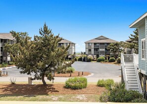 Exterior - Gorgeous 5-bedroom house across the street from the beach access!! (Ocean Isle Beach)
