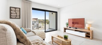 GuestReady-Sunny Modern Retreat in Mira