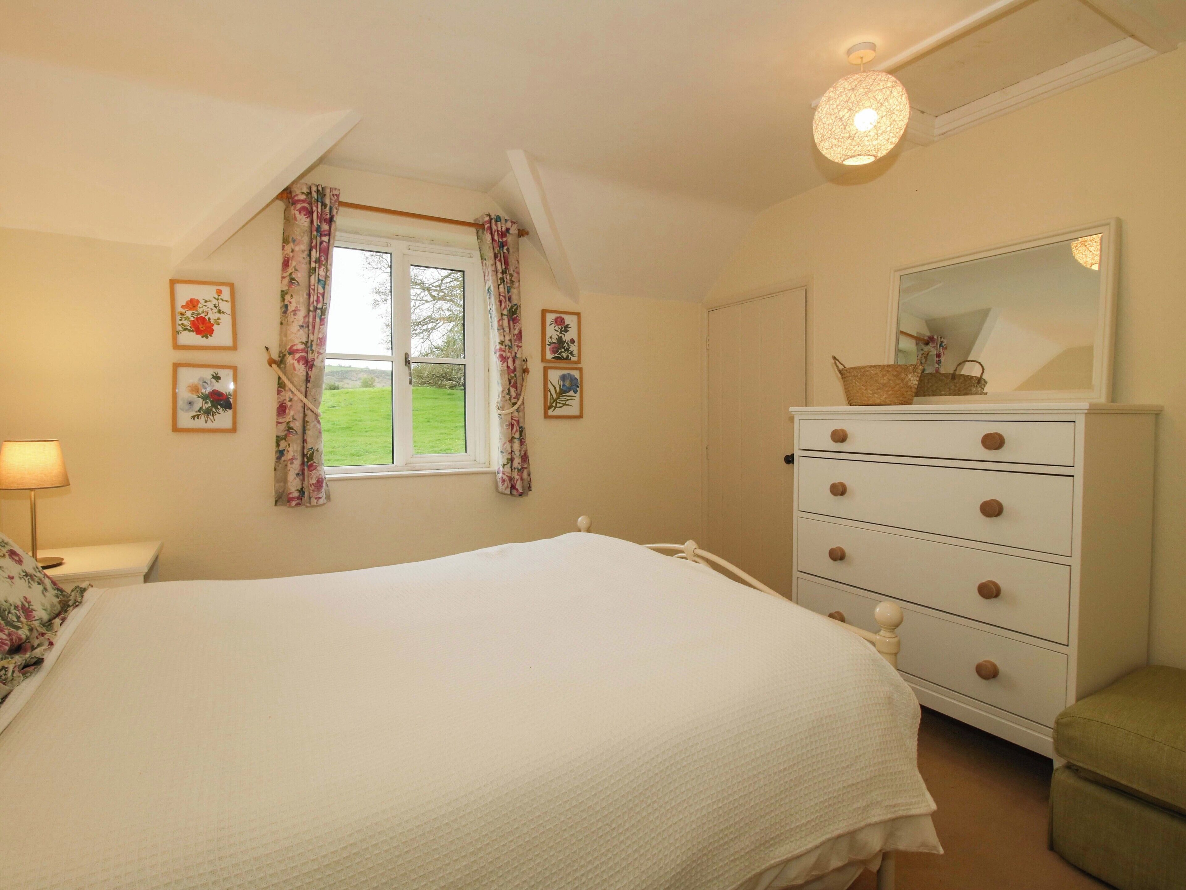 2 bedrooms, WiFi (free), individually decorated, individually furnished