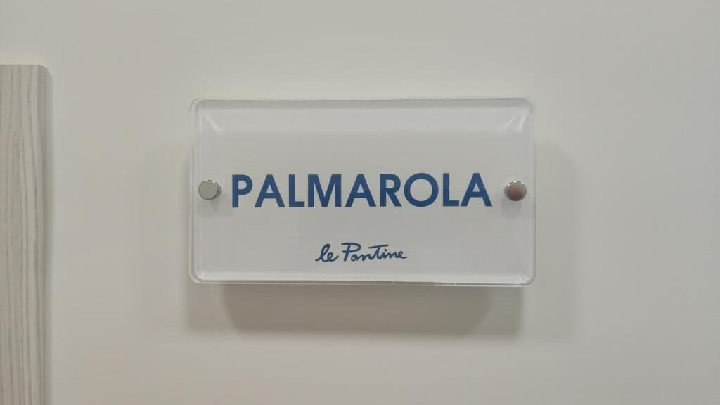 Camera doppia, balcone (Ventotene) | Una cassaforte in camera, una scrivania, insonorizzazione