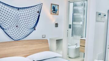 Doppelzimmer (Ponza) | Zimmersafe, Schreibtisch, schallisolierte Zimmer, kostenloses WLAN