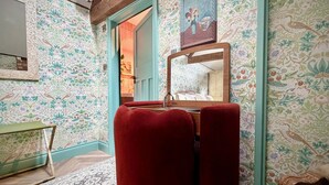 Interior - Luxury Guest House in Quiet Oxfordshire Village (South Moreton)