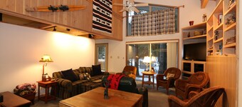 Walking distance to Payette Lake and downtown McCall