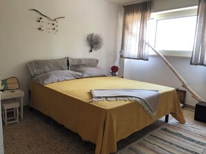 2 bedrooms, WiFi, bed sheets - Salento House with Ocean View, Just 50 Meters from the Sea in Marina di Novaglie - Salento (Marina di Novaglie)