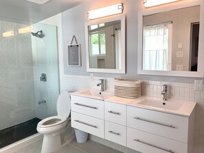 Bathroom - Birdsong Pool Retreat (Osprey)