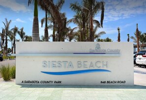Property grounds - Sarasota House With Pool (Southgate)
