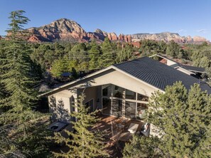 Exterior - Peaceful Pool and Tub Bliss with Majestic Thunder Mountain Views (Sedona)