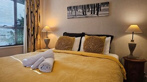 2 habitaciones, escritorio, tabla de planchar con plancha y wifi 