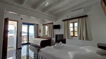 In-room safe, blackout curtains, free WiFi