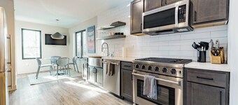 Private 3BR Residence | Modern Condo near U of M Stadium | Sleeps 6
