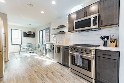 Private 3BR Residence | Modern Condo near U of M Stadium | Sleeps 6