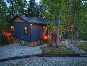 Exterior - Stepping Stone - Private, Hot Tub, Pet Friendly (Campton)