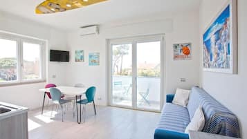 Appartamento, balcone, vista mare - Pet-Friendly | Area soggiorno