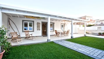 Casa, vista cortile - Pet-Friendly | Ulkoruokailutilat