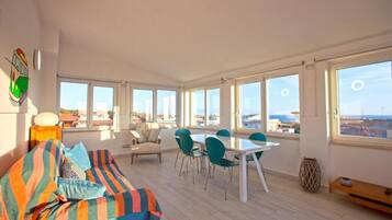 Attico, vista mare - Pet-Friendly | Wohnbereich