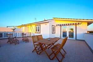 Attico, vista mare - Pet-Friendly | Terrace/patio - Surf and Windsurfer House Anzio (Anzio)