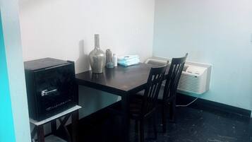 Classic Room | Dining