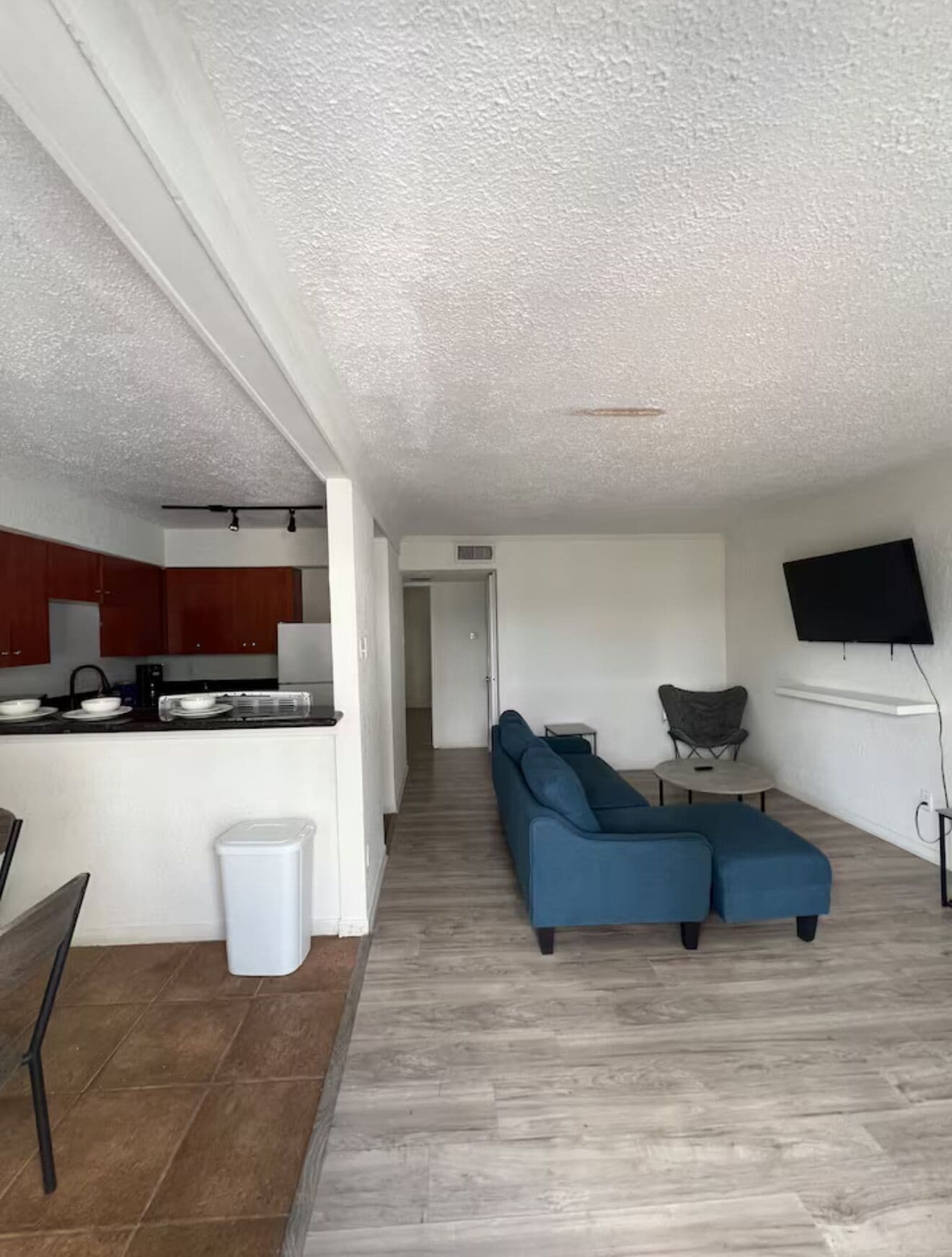 Deluxe Apartment, Pool View | Living area