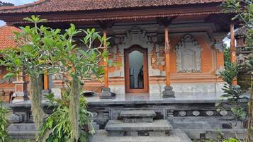 Villa, Garden View | Exterior detail