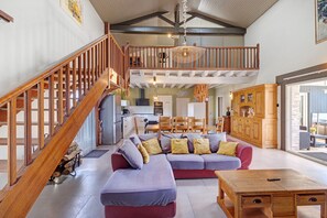 TV, fireplace, video games - Holiday Home “Le Clos De Philibert” with Private Pool, Terraces, and Wi-Fi (Coursac)