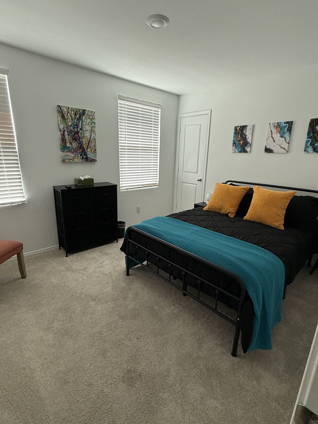Iron/ironing board, WiFi, bed sheets