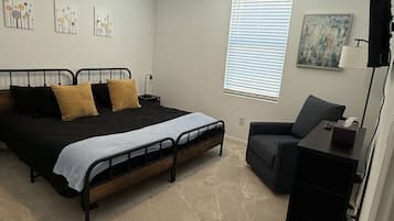 Ferros/tábuas de passar roupa, Wi-Fi, roupa de cama