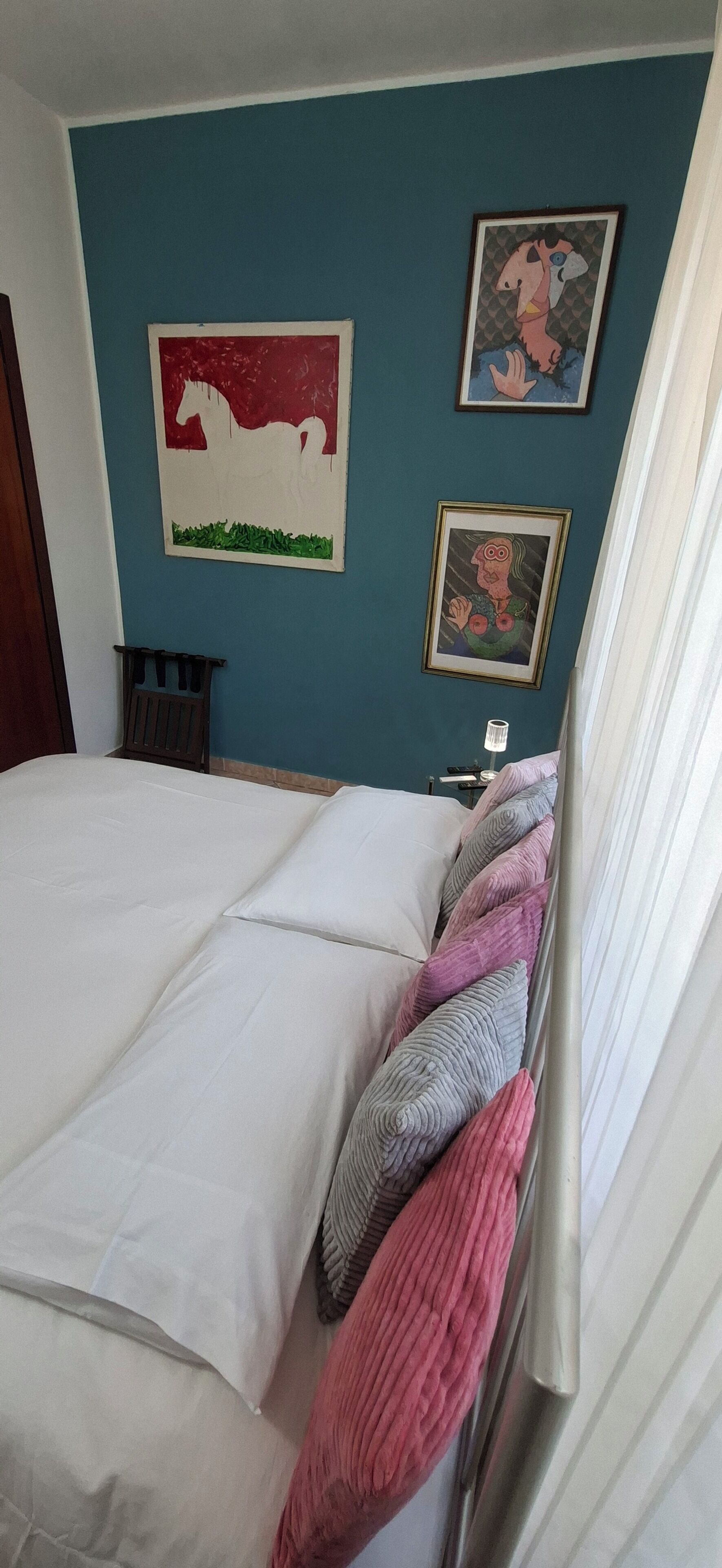 1 chambre, fer et planche à repasser, Wi-Fi gratuit, draps fournis