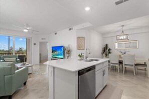 Interior - Wellen Golf 3-Bed, 2-Bath Condo (Venice)