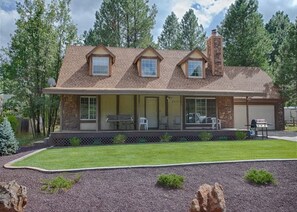 Exterior - Elegant 4 Bedroom home in Pinetop (Navajo County)