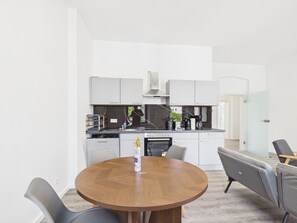 Private kitchen - Vrbo Property (Görlitz)