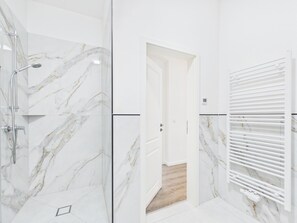 Bathroom - Vrbo Property (Görlitz)