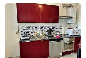 Private kitchen - Vrbo Property (Villeurbanne)